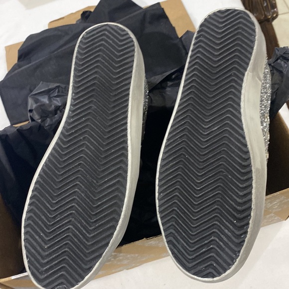 🌟🌟NEW GOLDEN GOOSE SNEAKERS🌟🌟 - Picture 3 of 9